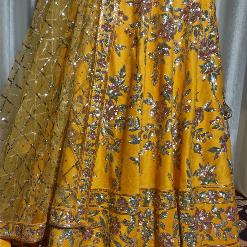 Mehndi bridal lehnga
